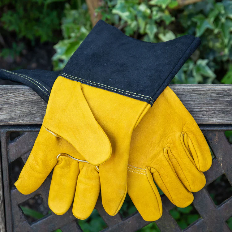 Luxury Leather Gauntlet Gloves - Medium