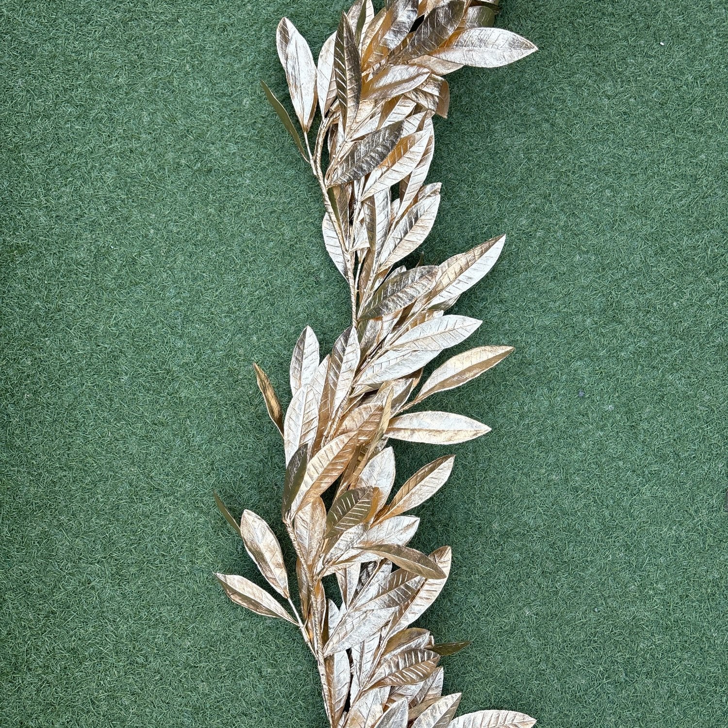 Metallic Laurel Leaf Garland