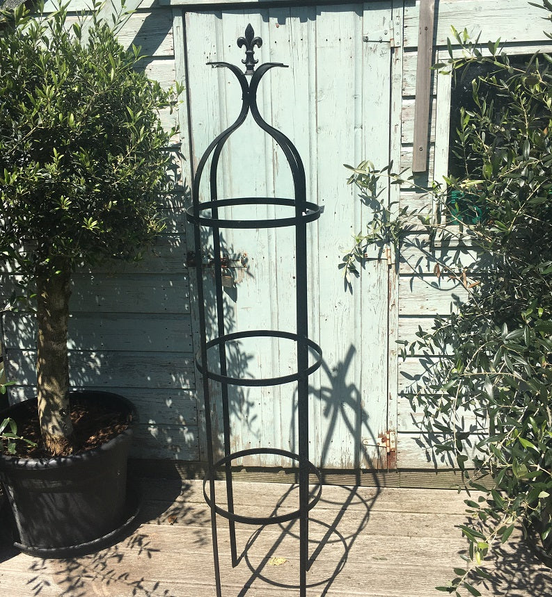 Obelisk Peeled Top 7ft