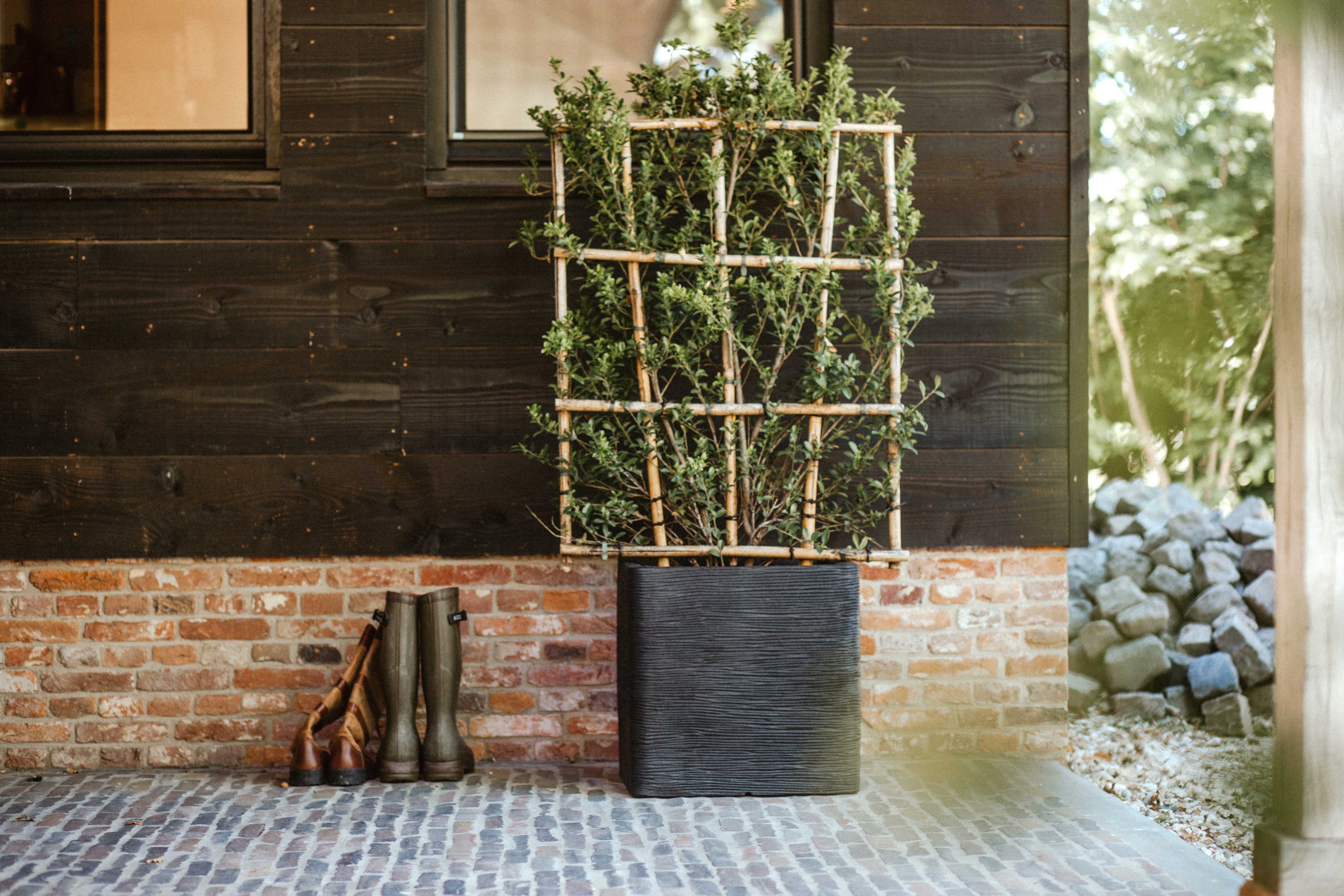 Planter Square Rib  NL Black 50cm H50cm W50cm - Image 4