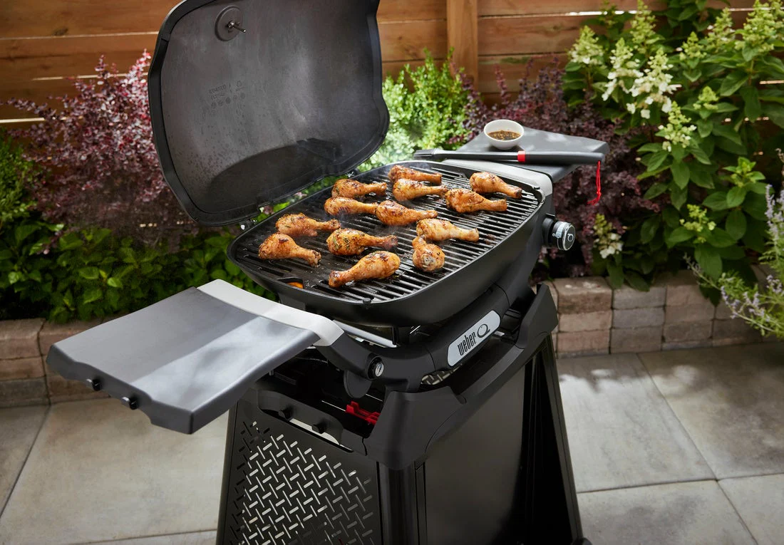 Weber Q2200N Gas Barbecue with Stand - Image 4